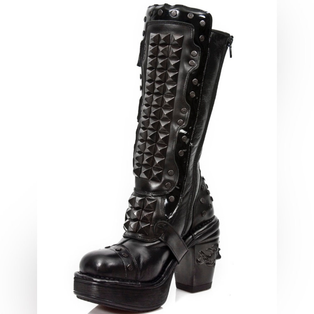 New rock black Italian leather Metallic studded boot - size 39 (US 8) worn once - Picture 4 of 16